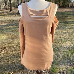 BOSTON PROPER TOP TEE TAN COLD SHOULDER KEY HOLE M